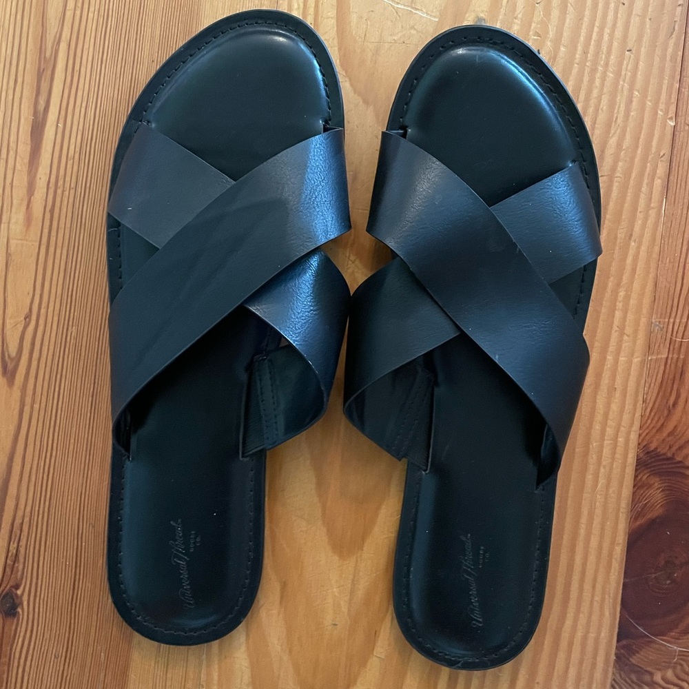 Universal Thread Womens Black Sandals